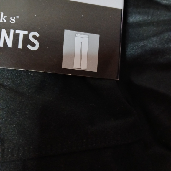 Bobbie Brooks Black Plus Yoga Pants 3X - Picture 2 of 3